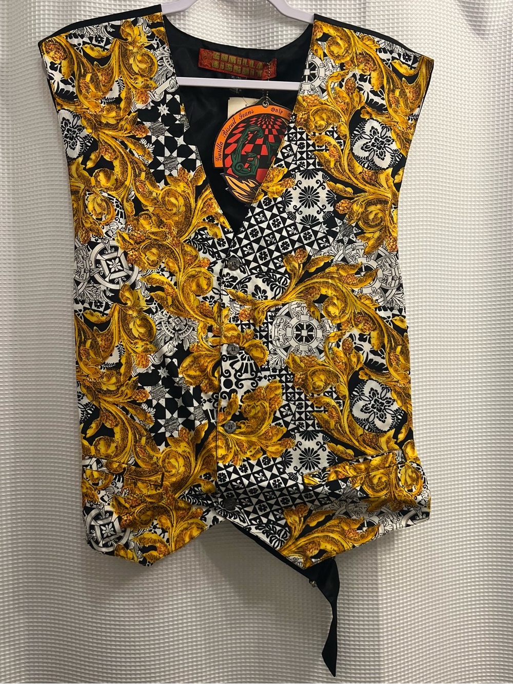 Black & Gold vintage 90s vest